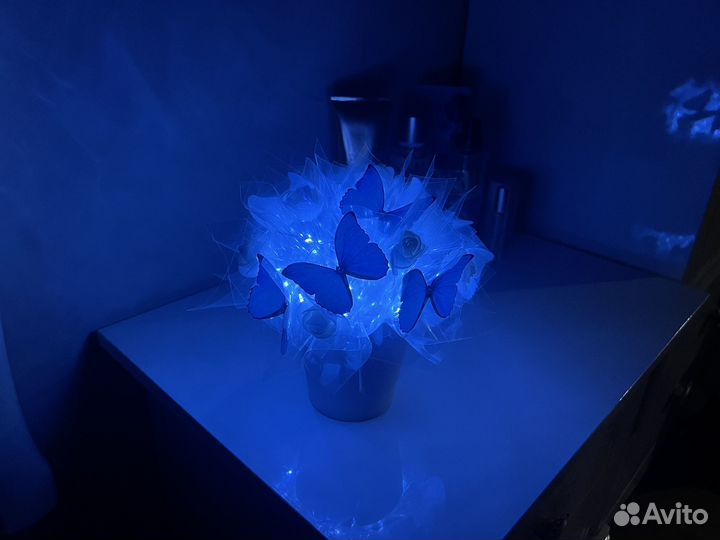Букет из бабочек с подсветкой