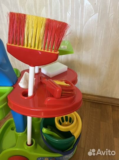 Тележка с набором для уборки детская