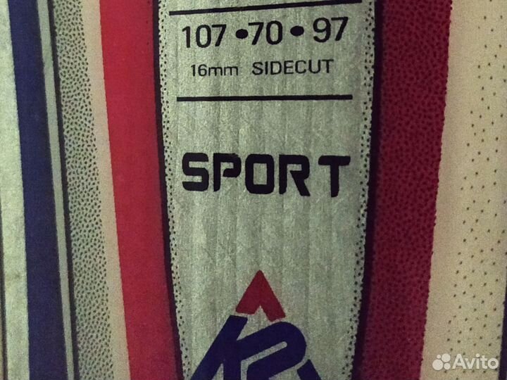 Комплект: горные лыжи, палки, ботинки, чехол