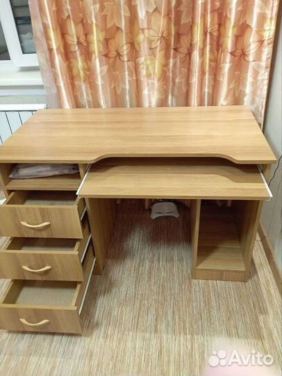 Компьютерный стол