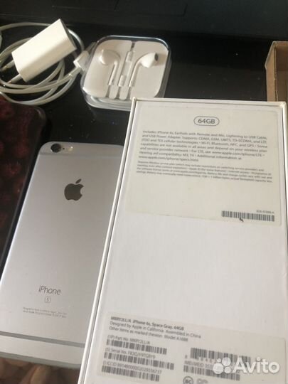 Телефон iPhone 6s 64