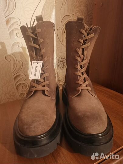 Продам ботинки