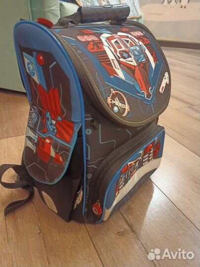 Рюкзак для мальчика школьника