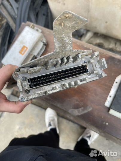 Блок управления двигателем passat b3