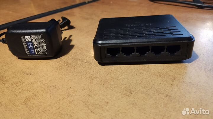 Коммутатор (свич) D-Link DES-1005A, 5 портов