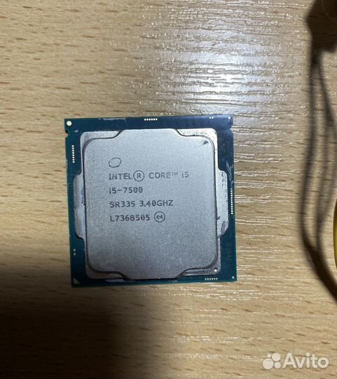 Процессор intel core i5-7500 вместе с кулером