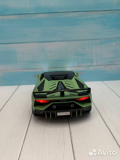 Lamborghini Aventador игрушка/модель авто 1:24