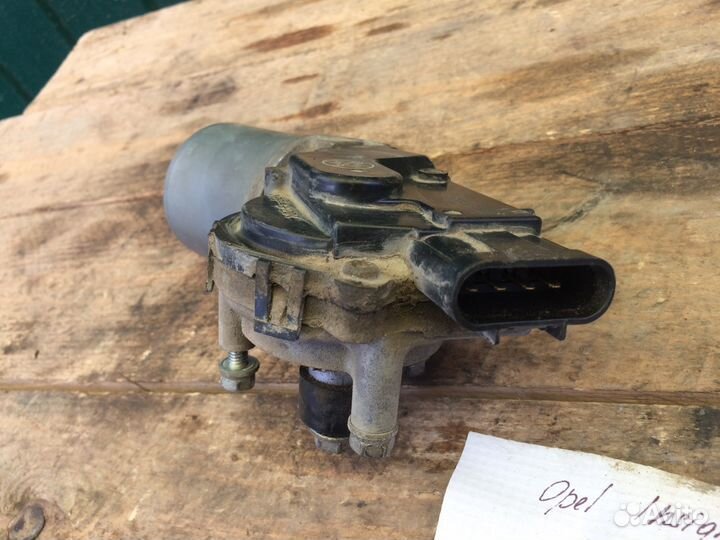 Мотор передних стеклоочистителей Opel Insignia