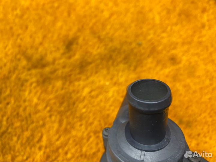 Помпа дополнительная Volkswagen Passat B7 caxa