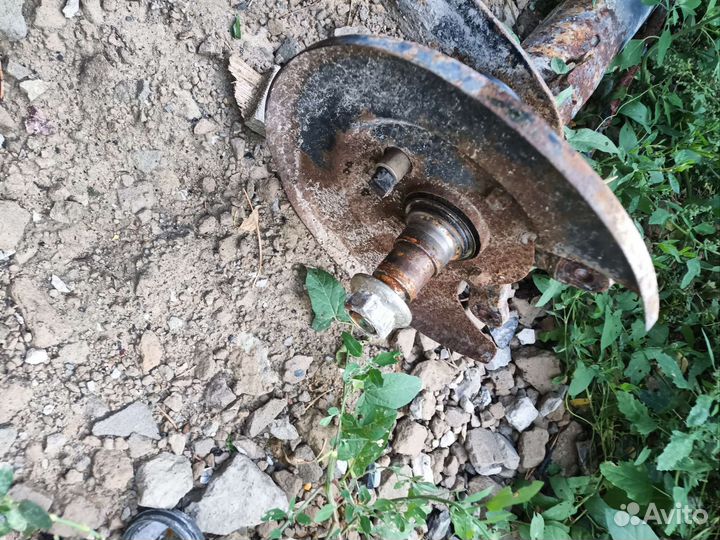 Задняя балка Nissan blueberd u14