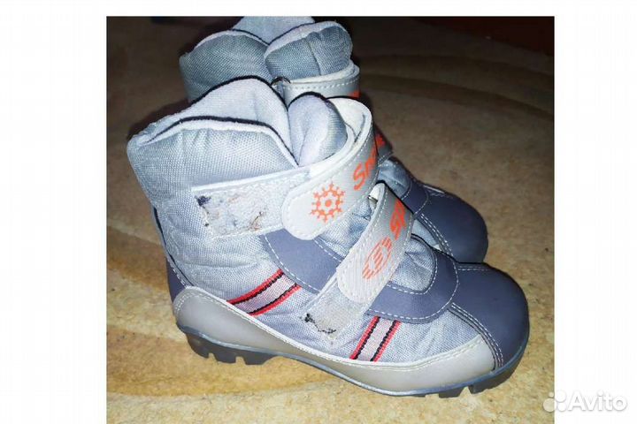 Лыжные ботинки