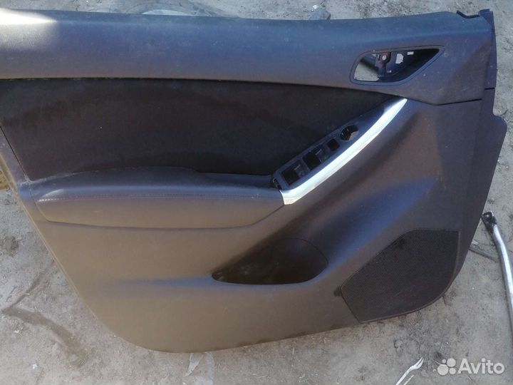 Обшивка передней левой двери мазда Mazda cx5