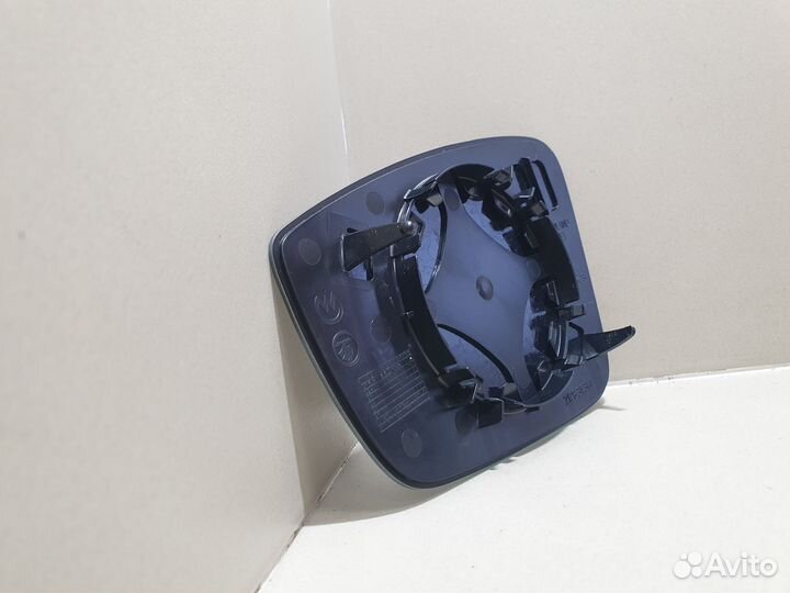 Зеркальный элемент без обогрева правый Rapid Polo