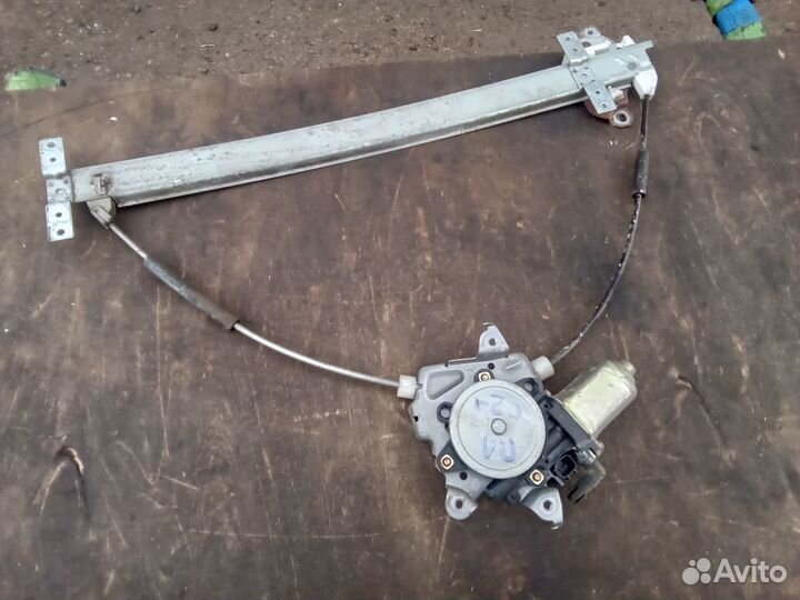 Стеклоподъемник передний левый Nissan Serena C24