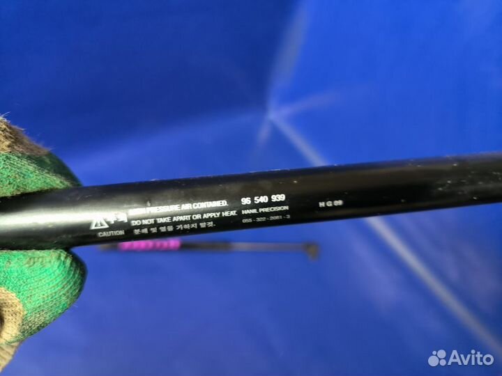 Амортизатор крышки багажника Chevrolet Aveo 255