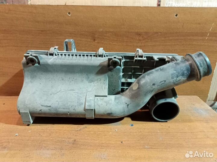 Корпус воздушного фильтра Kia Rio 1