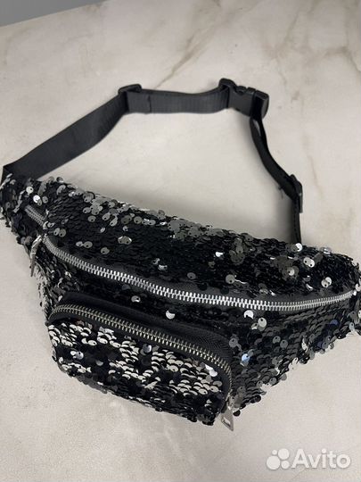 Сумка банан из пайеток