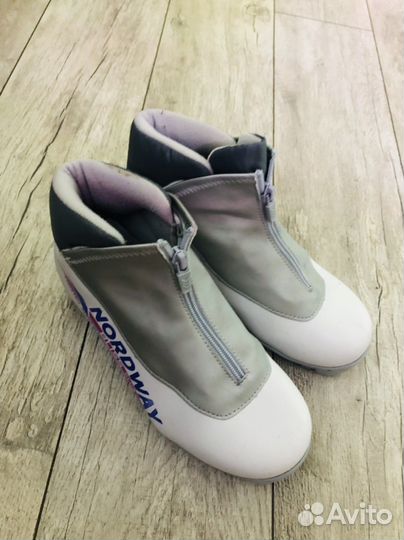 Лыжные ботинки