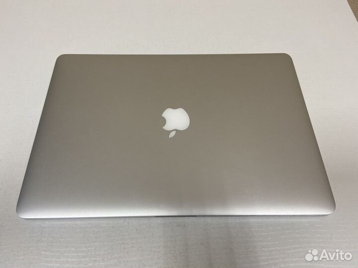 Macbook pro 15 retina mid2015
