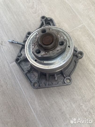 Водяной насос помпа Audi A6,7 2.8