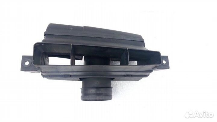 Воздухозаборник Volkswagen Jetta A5 BSE 2010