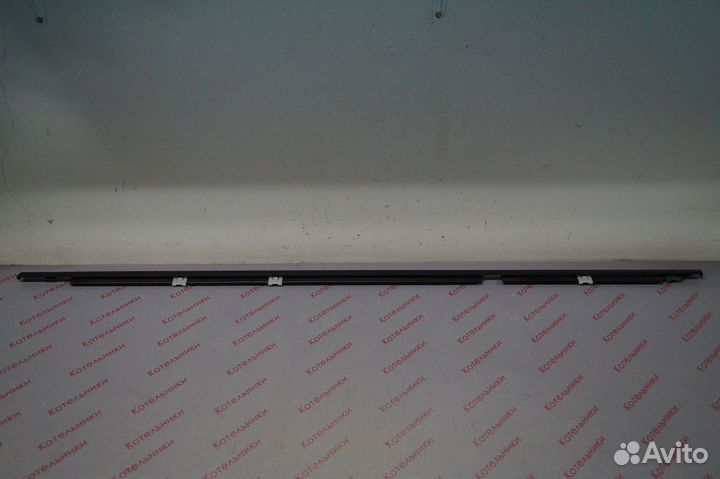 Nissan 82821-AV600 Молдинг зад левый