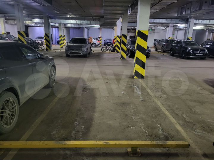 Машиноместо, 15 м²