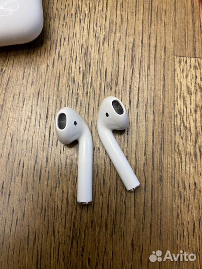 Apple aipods 1 поколение