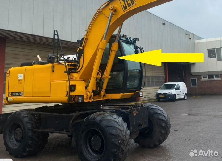 Стекло кузовное правое верхнее Jcb Js 145