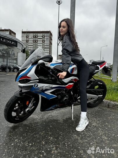 BMW M1000 RR
