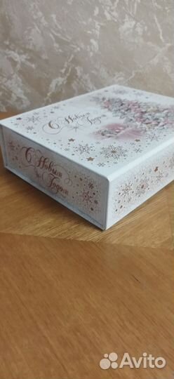 Коробка новогодняя картонная