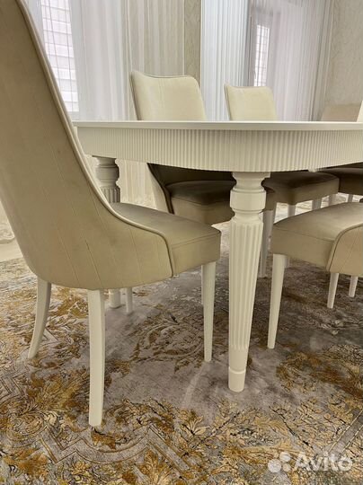 Стол и стулья в гостиную. На заказ