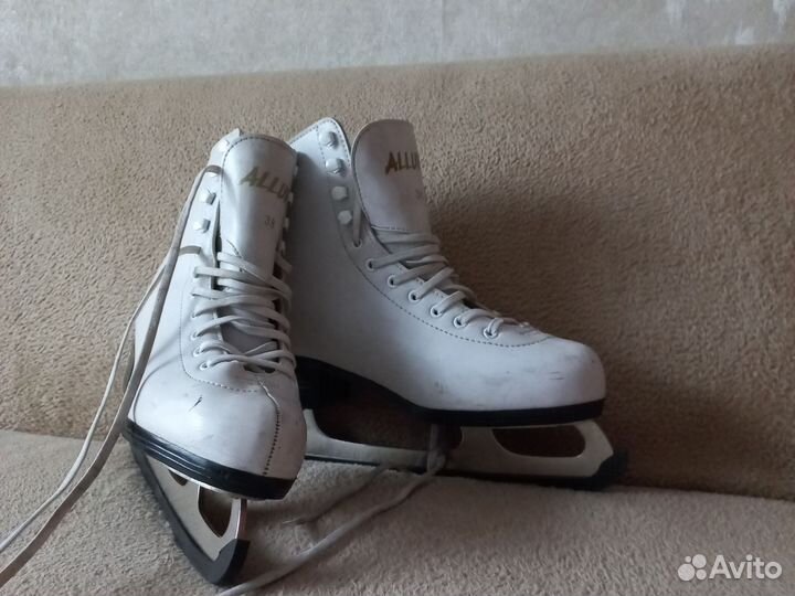 Коньки фигурные 38 размер
