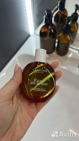 Clarins освежающая вода