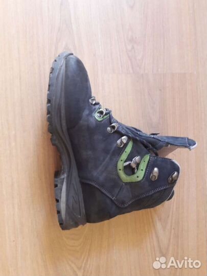 Горные ботинки