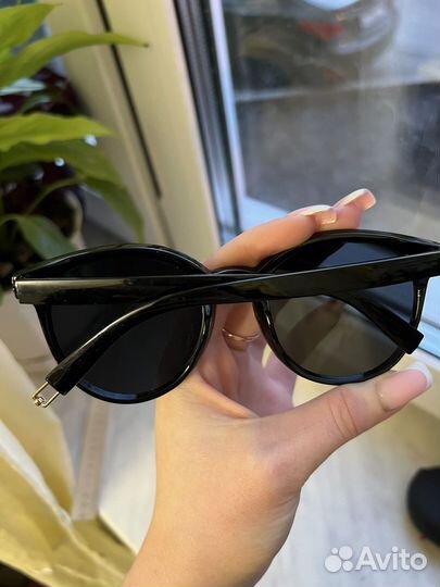 Солнцезащитные очки