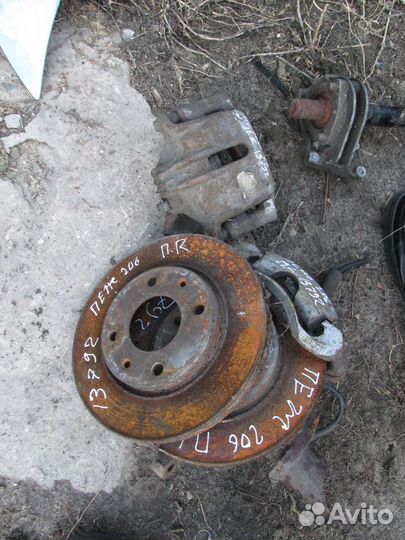 Пежо 206 Кулак передний 364652