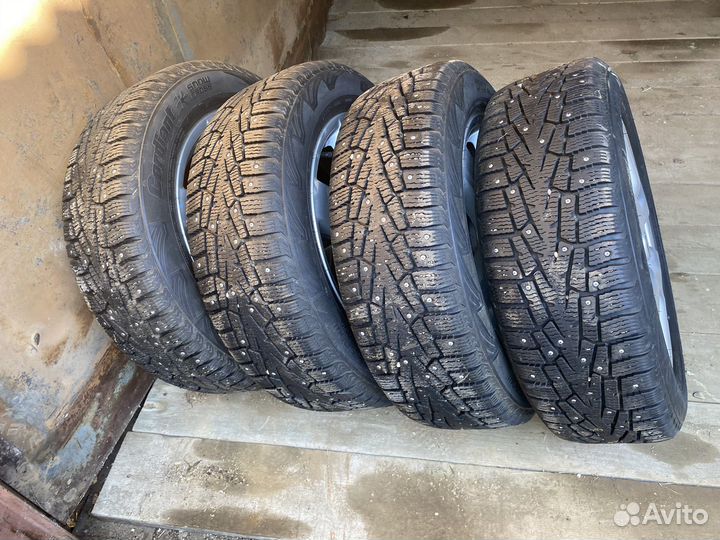 Продам комплект колес R17