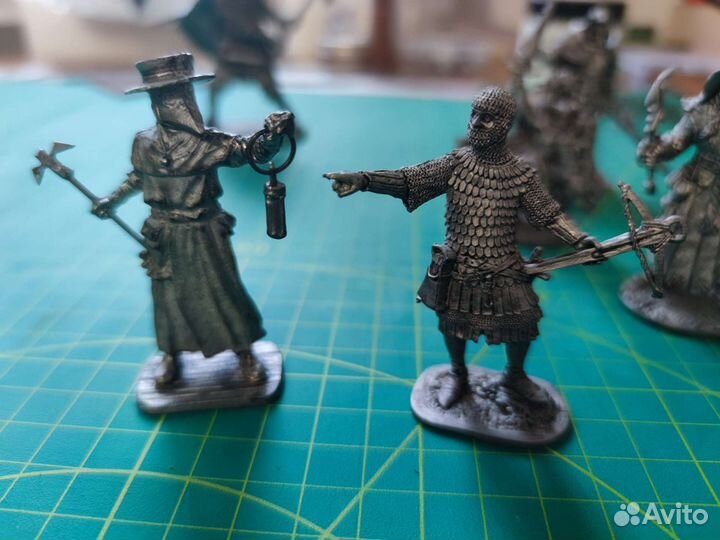 Модель из металла герои и злодеи