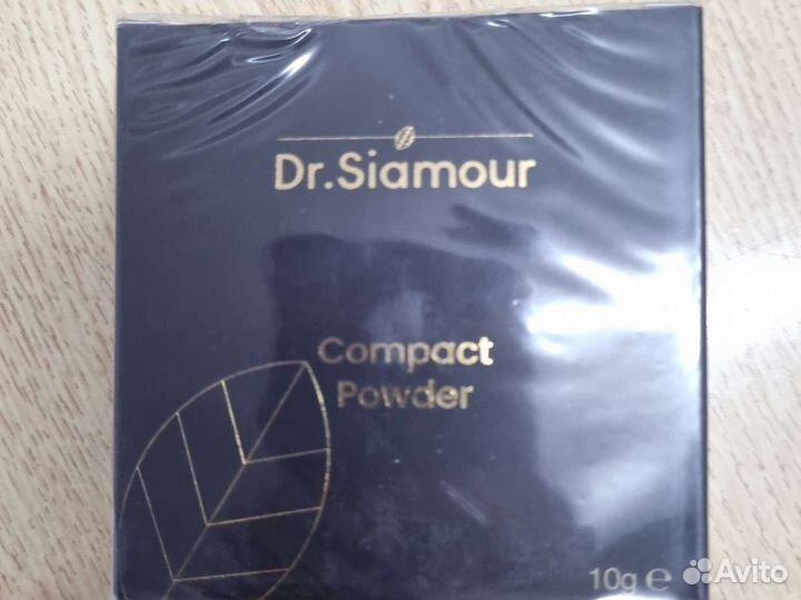 Пудра компактная новая, тон medium