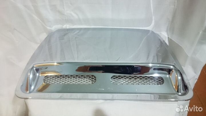 Воздухозаборник на капот