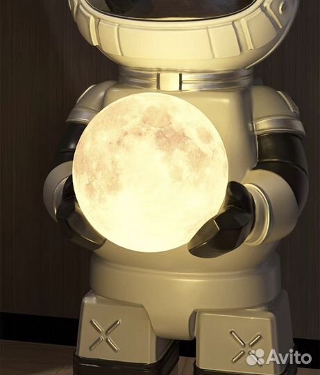 Космонавт фигура