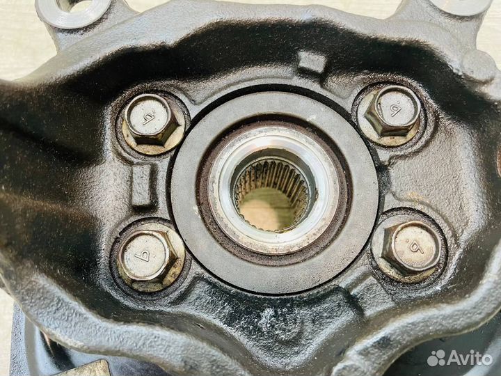 Кулак передний левый X-trail 31 / Qashqai 10