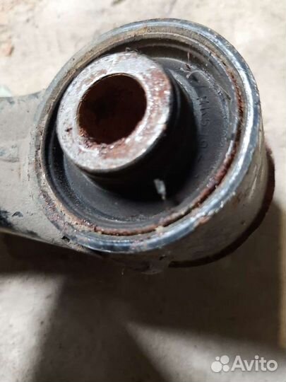 Рычаг передний верхний Mitsubishi pajero 4