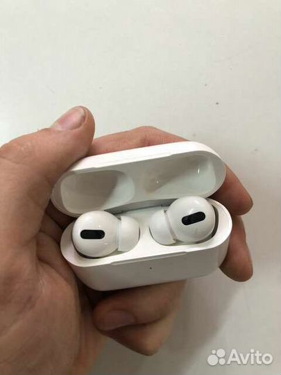 Беспроводные наушники AirPods Pro