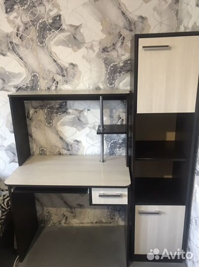 Рабочий стол со шкафом