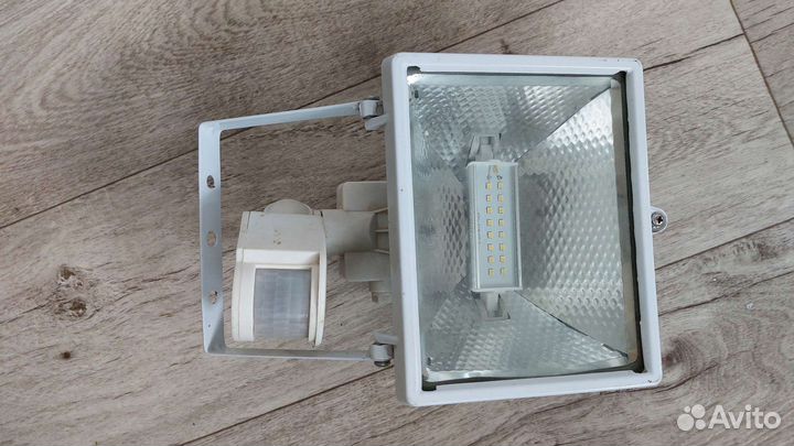 Прожектор Navigator с датчиком движения