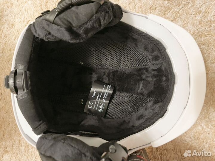 Шлем горнолыжный