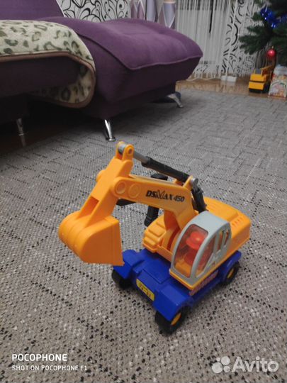 Экскаватор игрушка