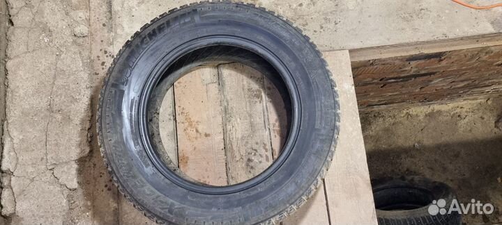 Michelin X-Ice North XIN2 215/65 R16